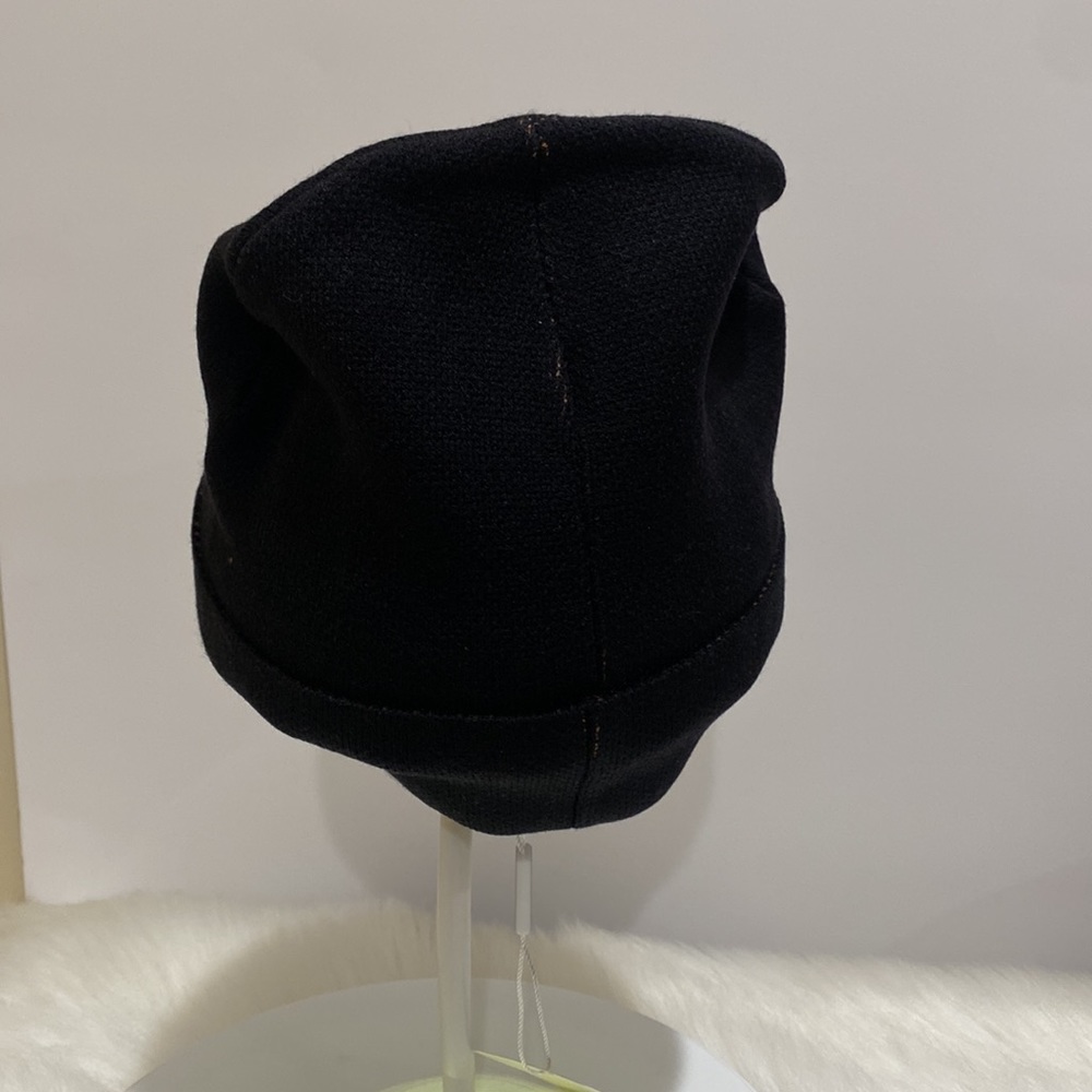 Gucci Black Beanie with Gold Logo and Green-Red Stripe - Picture 5 of 7
